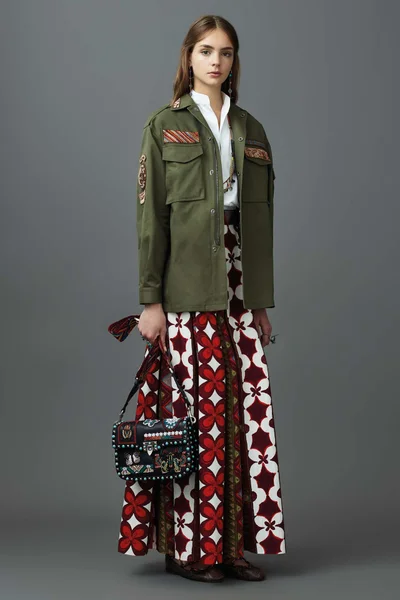 Look 64